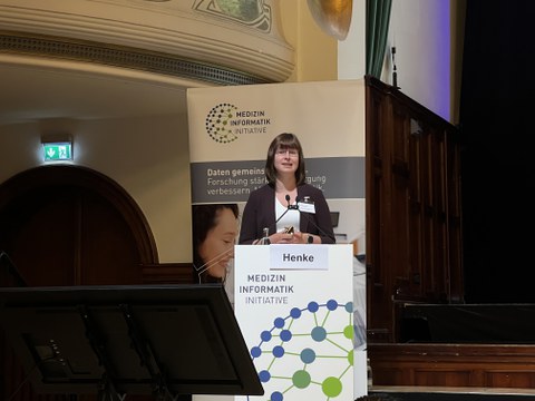 Dr. Elisa Henke    