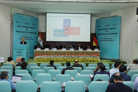 Dr. Eveline Prochaska