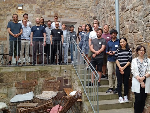 Dr. Brita Sedmayr und die Teilnehmenden aus den Nachwuchsforschungsgruppen der MII/ Dr. Brita Sedmayr and the participants from the MII's junior research groups