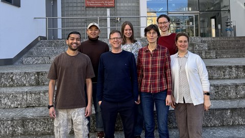 Ein Gruppenbild der Mitarbeiter und Mitarbeiterinnen der Arbeitsgruppe Geiger, aufgenommen im Februar 2026