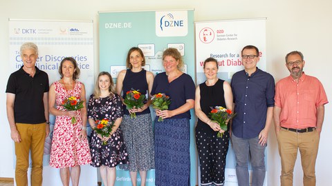 Gruppenbild der GewinnerInnen der diesjährigen Anschubfinanzierung für DZG-übergreifende Forschungsprojekte mit den drei Sprechern der Dresdener DZGs.