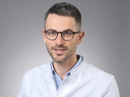 Dr. Seifert