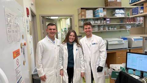 Die Studierenden (v.l.) Tim Lempfer, Kim Becker und Max Boeck