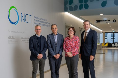 Geschäftsführendes Direktorium des NCT/UCC Dresden: Prof. Hanno Glimm, Prof. Martin Bornhäuser, Prof.in Mechthild Krause und Prof. Jürgen Weitz (von links nach rechts).