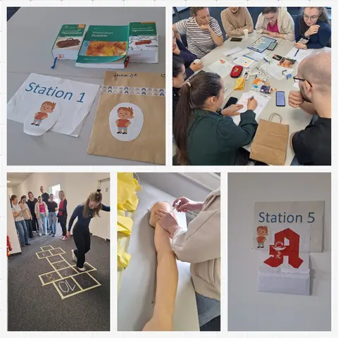 Eine Collage aus fünf Fotos: Zettel mit Text "Station 1", Arbeitsgruppe am Tisch, auf dem Boden ausgelegte Hüpfekästchen, Verabreichung einer Spritze am Simulationsmaterial, Zettel mit Text "Station 5"