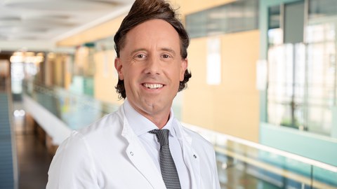 Porträt Prof. Tino Siepmann