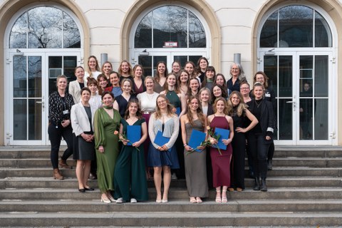 Hebammen Abschluss 2026 