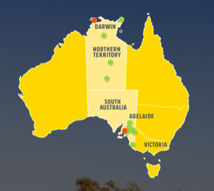 Der Umriss von Australien mit grünen Punkten von Nord nach Süd verlaufen