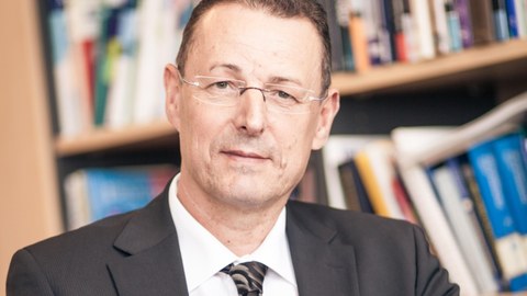 Prof. Dr. Dr. Michael Bauer