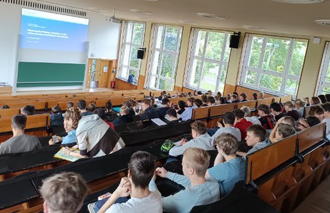 Hörsaal mit Studierenden
