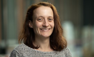 Portraitaufnahme Franziska_Leonhardt