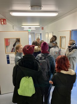 Menschen im Flur