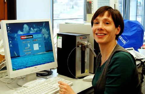 Award of the 2009 Chromosome Research Scholarly Manuscript Prize goes to Beatrice Weber