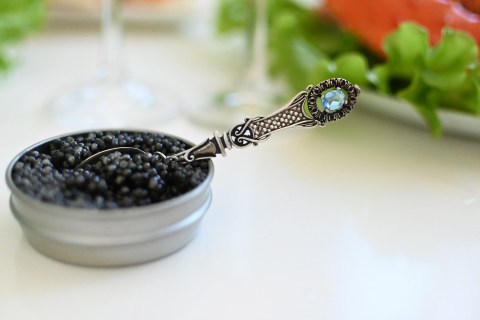 Schüssel mit Kaviar