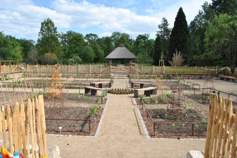 Blick auf den neuen Lehrschulgarten