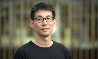 Zhongzheng Ma