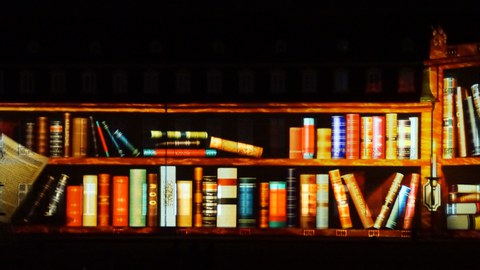 Bücherregal; eine Laser Show am Badischen Museum, Karlsruhe