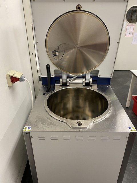 Autoclave