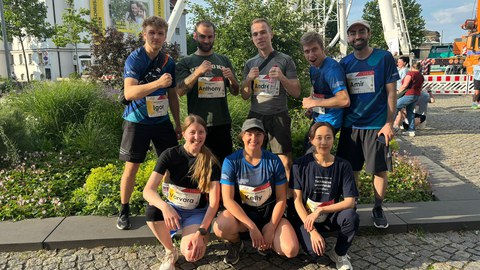 Die 8 Teilnehmenden am Rewelauf