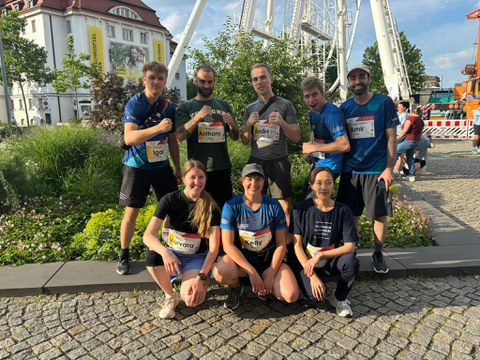 Die 8 Teilnehmenden am Rewelauf