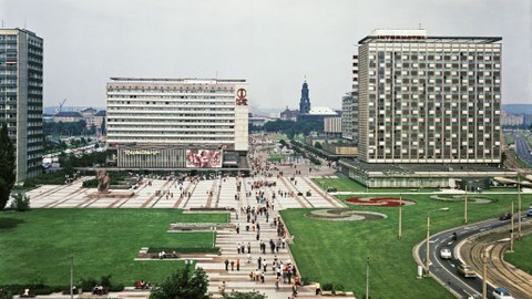 Prager Str vom Hauptbahnhof in Dresden im Jahr 1979