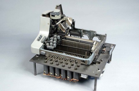 D2 - Schreibmaschine