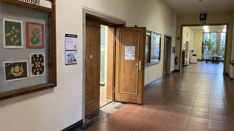 Ein Bild von der Tür zu Raum WIL A 120