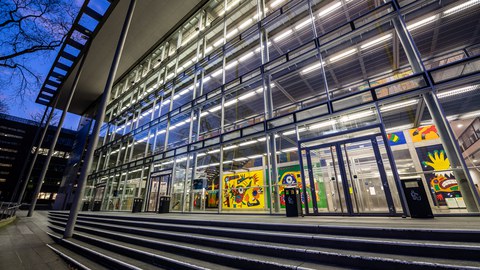 Ein Bild vom Hörsaalzentrum (front)