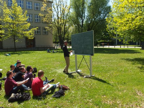 Eine Vorlesung im Grünen
