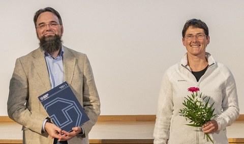 Foto bei der Verleihung des Lehrpreises 2020 für PD Dr. Franz und Dr. Ute Feldmann