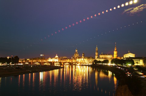 Fotoserie der totalen Mondfinsternis vom 27.7.2018, von der Marienbrücke fotografiert 