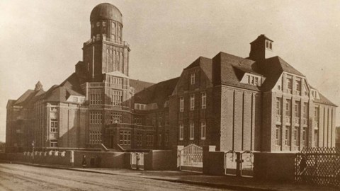 Eine Ansicht des Beyer-Baus im Jahr 1924