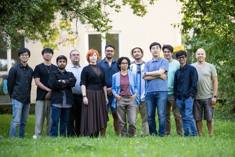 Group outisde 4