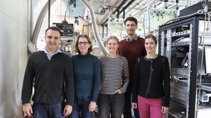 Photo of the group in the lab