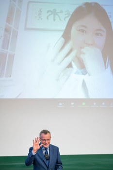 Dr. Erjuan Guo und Prof. Roland Ketzmerick