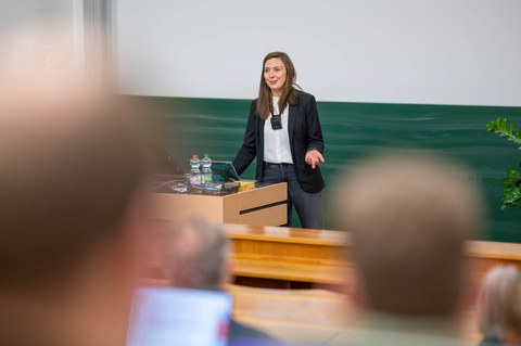 Marta Urbanska beim Vortrag