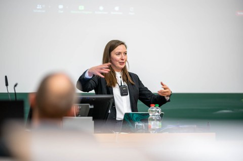 Marta Urbanska beim Vortrag