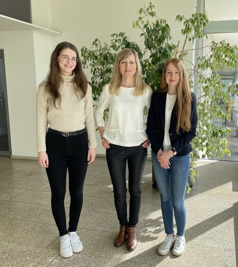 Projektteam TU Dresden (v.l.n.r.): Hanna Winkelmann, Dr. Dominika Wach, Rieke Achenbach; King's College London: Prof. Dr. Ute Stephan