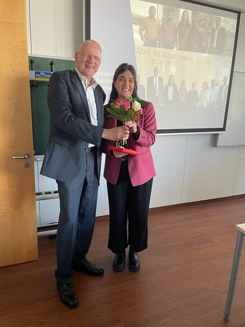 Theresa Falter mit Prof. Wegge bei ihrer erfolgreichen Promotion