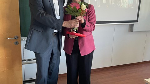 Theresa Falter mit Prof. Wegge bei ihrer erfolgreichen Promotion