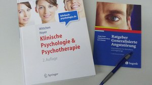 Lehrbuch und Ratgeberbuch