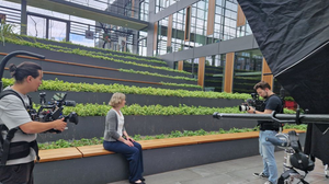 Anna-Lena Zietlow wird interviewt