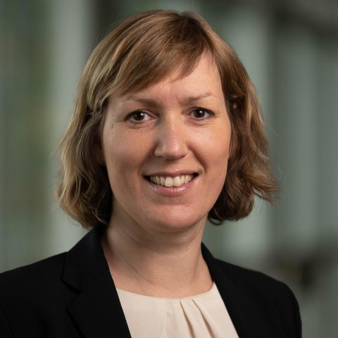 Portraitaufnahme von Professorin Anna-Lena Zietlow