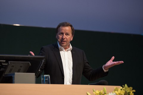Prof. Clemens  Kirschbaum, Sprecher des Bereichs Mathematik und Naturwissenschaften