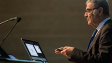 Prof. Serge Haroche beim Vortrag