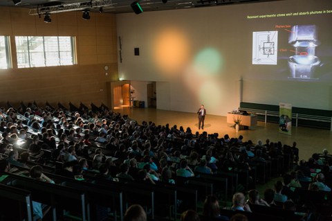 Prof. Serge Haroche beim Vortrag
