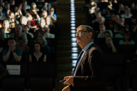 Prof. Serge Haroche beim Vortrag