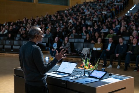 Nobelpreisträger Venkatraman (Venki) Ramakrishnan zu Gast an der TU Dresdeny