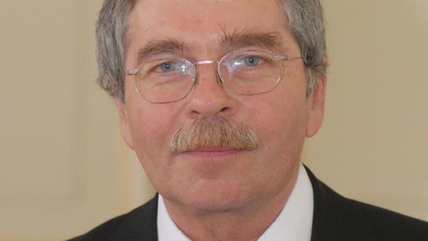 Porträtaufnahme von Georg Bednorz.