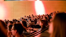 Ada Yonath im Audimax der TU Dresden